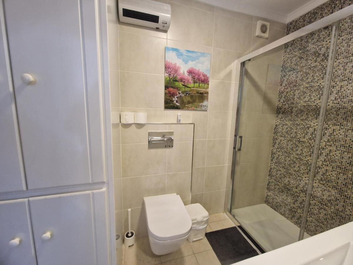 Apartamento Laguna Castillo Bajo Bagian luar foto